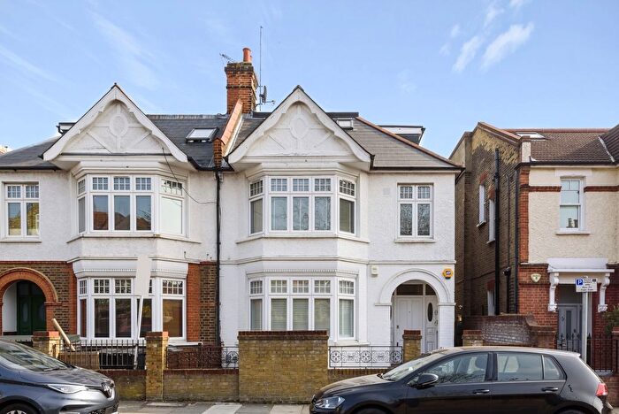 2 Bedroom Flat To Rent In Home Park Road, Wimbledon, London, SW19