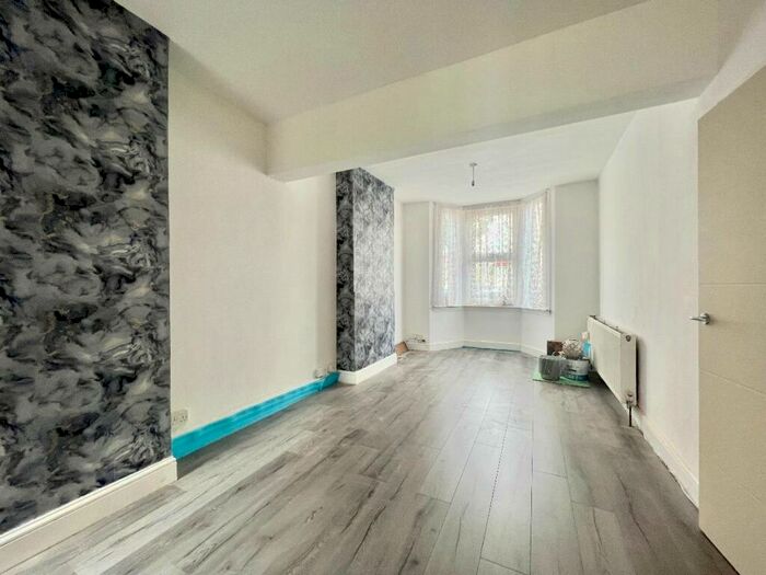 2 Bedroom Terraced House To Rent In Penshurst Road, CR7