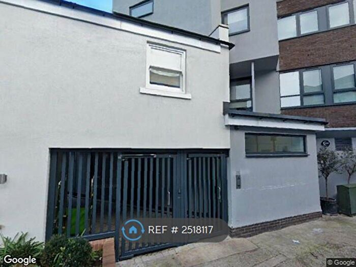 4 Bedroom Flat To Rent In Marzell House, London, W14