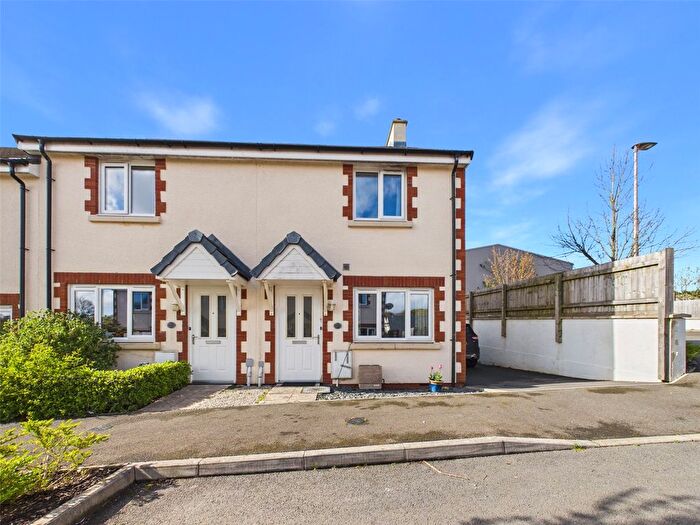 2 Bedroom End Terrace House For Sale In Old Market Place, Holsworthy, Devon, EX22