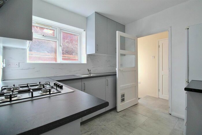 2 Bedroom Property To Rent In Renfrew Road, Hounslow, TW4