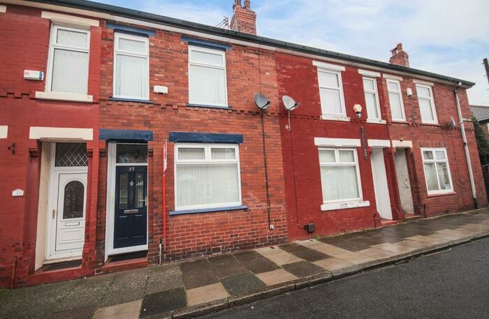 2 Bedroom House To Rent In Boscombe Street, Stockport, SK5