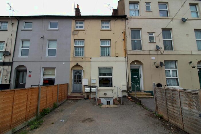 1 Bedroom Flat To Rent In Chatham Street, Reading, Berkshire RG1
