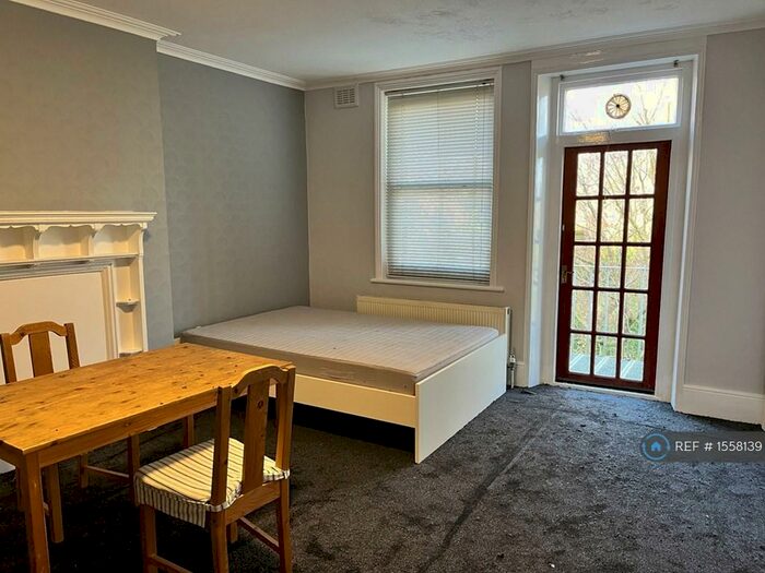 Studio To Rent In Hornsey Lane, London, N6