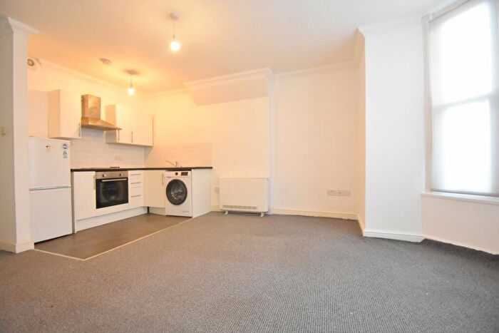 1 Bedroom Flat To Rent In Alhambra Road, Southsea, Hampshire, PO4