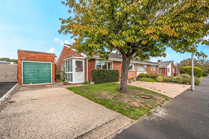 2 Bedroom Semi-Detached Bungalow For Sale In Willant Close, Maidenhead, SL6