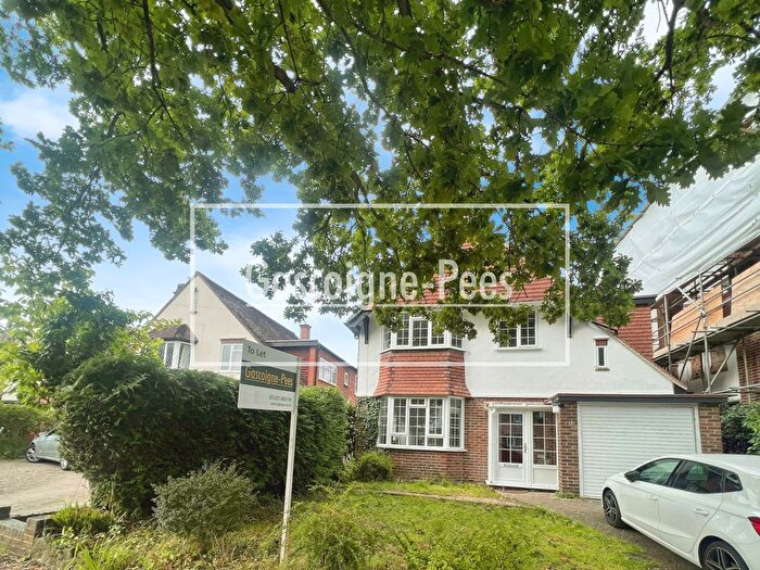 4 Bedroom Detached House To Rent In Wheatsheaf Close, Woking, GU21