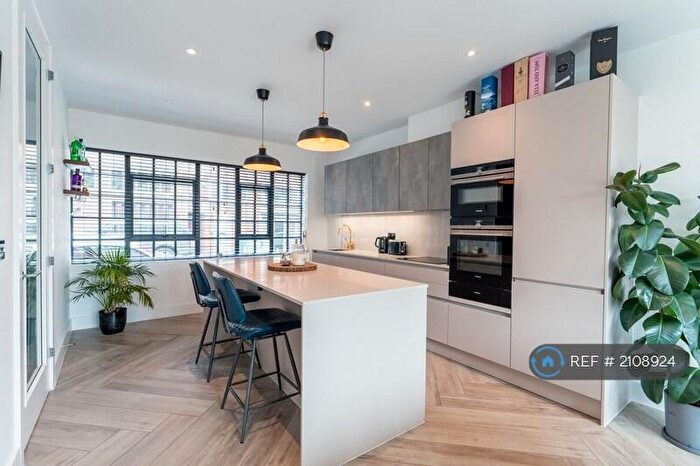 3 Bedroom Terraced House To Rent In Pemberton St, Birmingham, B18