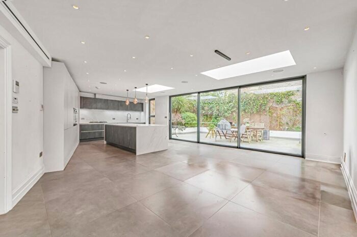 5 Bedroom Semi Detached House To Rent In Surrey Lane, London, SW11