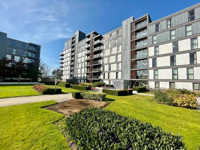 1 Bedroom Flat To Rent In Pearl House, Central Milton Keynes, MK9