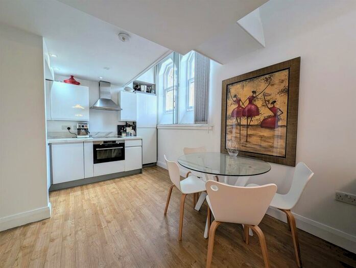 2 Bedroom Apartment To Rent In Crosshall Street, Liverpool, L1