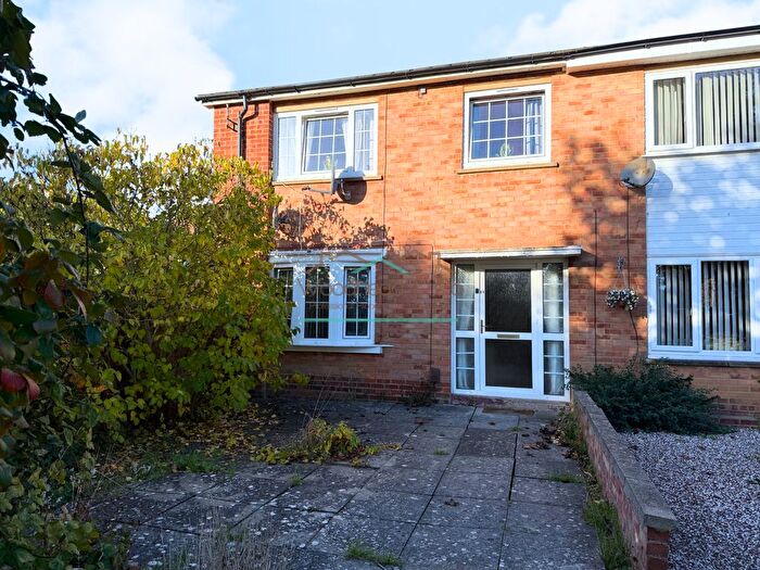 End Of Terrace House To Rent In Burns Road, Wellingborough, Northamptonshire, NN8