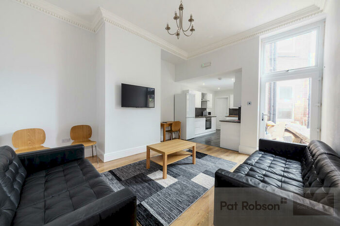 3 Bedroom Apartment To Rent In Lonsdale Terrace, Jesmond, Newcastle Upon Tyne, NE2