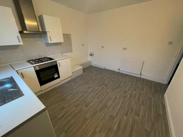 2 Bedroom Flat To Rent In Station Road, Sheffield, S9