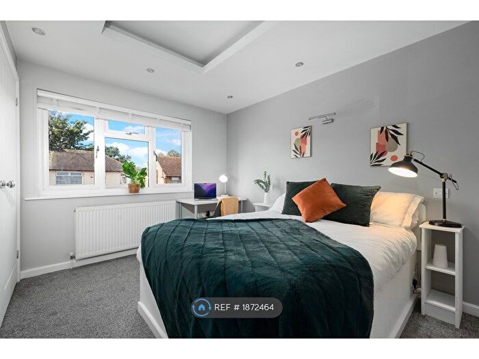 4 Bedroom Terraced House To Rent In Thorpe Road, Northampton, NN4