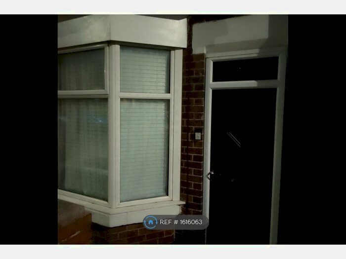 2 Bedroom Semi-Detached House To Rent In Meadowhall Road, Rotherham, S61