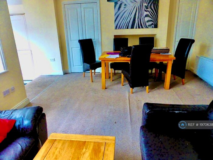 6 Bedroom Terraced House To Rent In Lavender Gardens, Newcastle Upon Tyne, NE2