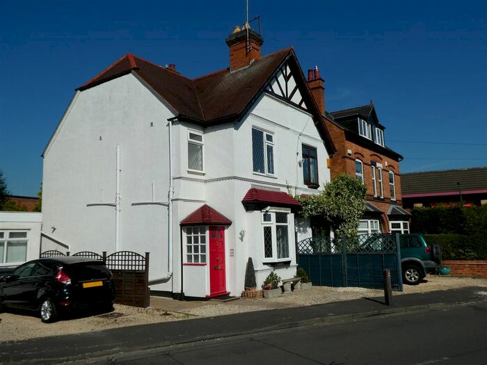 3 Bedroom Semi-Detached House To Rent In School Road, Shirley, Solihull, B90