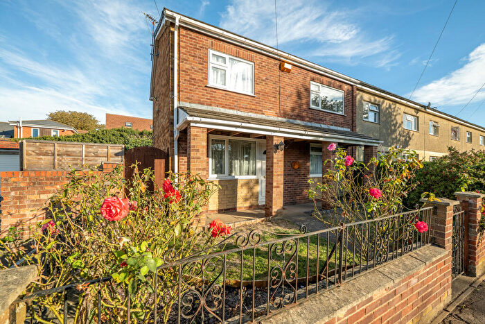 4 Bedroom End Of Terrace House For Sale In Arras Close, Lincoln, Lincolnshire, LN1