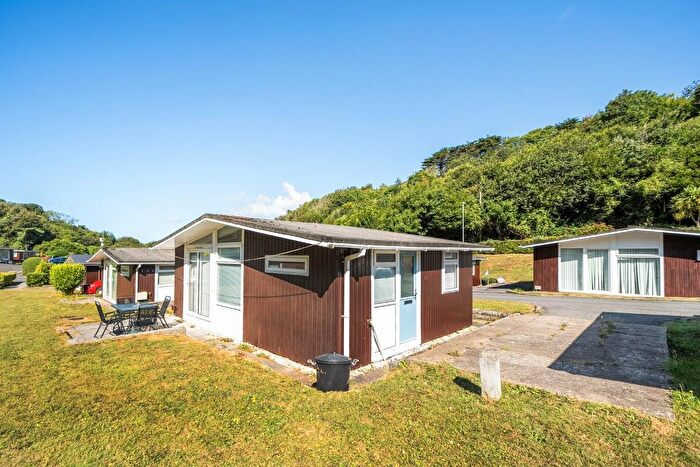 2 Bedroom Chalet For Sale In Summercliff Chalets, Caswell Bay, Caswell, Swansea, SA3