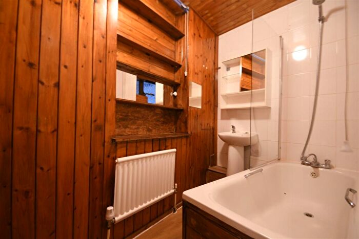 2 Bedroom Flat To Rent In High Street, Beckenham, BR3