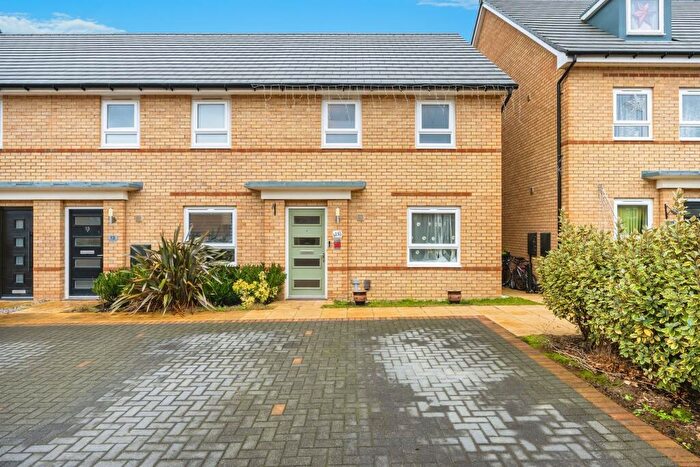 3 Bedroom End Of Terrace House For Sale In Hummingbird Way, Wixams, Bedford, MK42