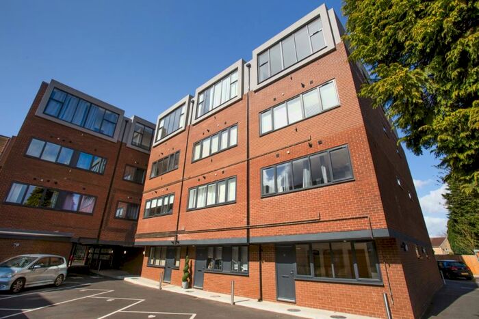 1 Bedroom Flat To Rent In Chertsey Road Woking, GU21