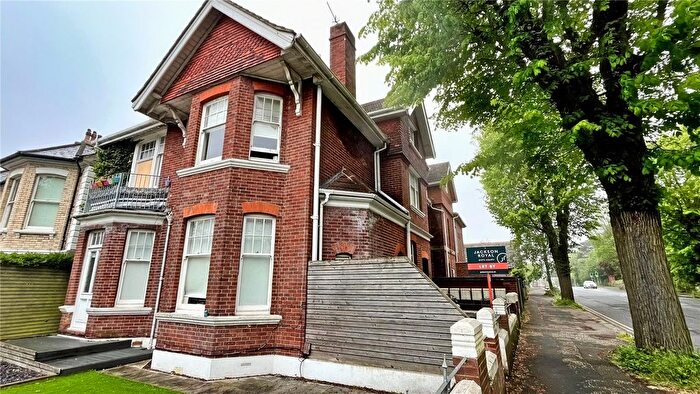 1 Bedroom Flat To Rent In Wilbury Gardens, Hove, BN3