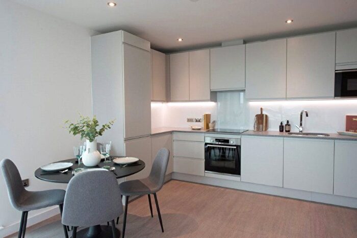 2 Bedroom Flat To Rent In Thames Quarter, Napier Road, Reading, RG1