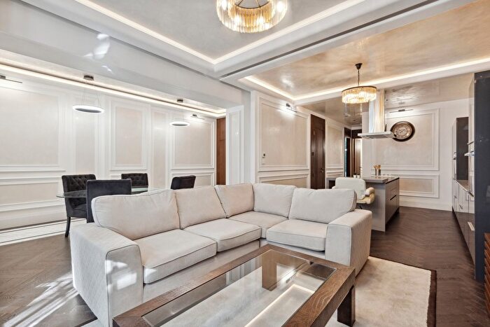 3 Bedroom Flat To Rent In Lexham Gardens, Kensington, W8