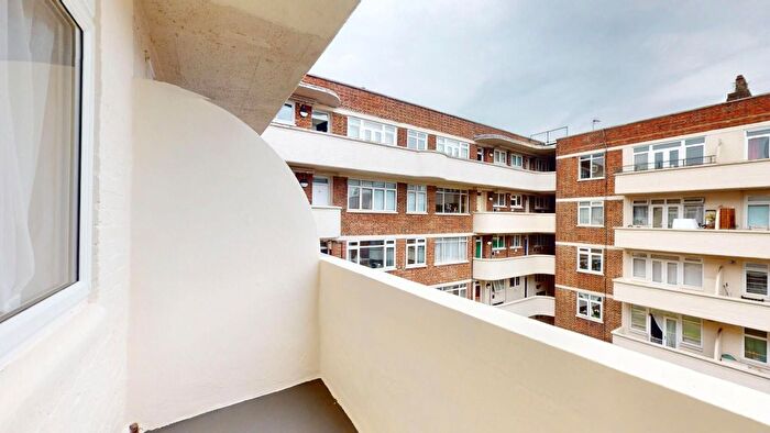 1 Bedroom Flat To Rent In Wellesley Court, Maida Vale, London, W9