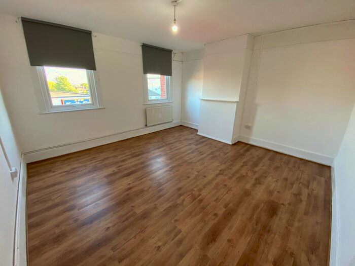 4 Bedroom Maisonette To Rent In The Broadway, London, W13