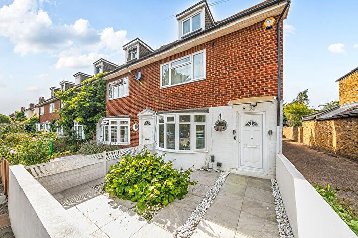 3 Bedroom Semi-Detached House For Sale In Lock Road, Richmond, TW10