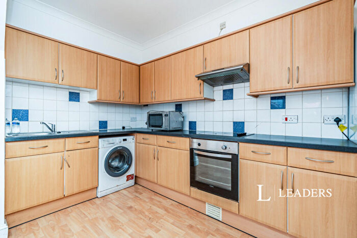 3 Bedroom Flat To Rent In Albert Road South, Southampton, SO14