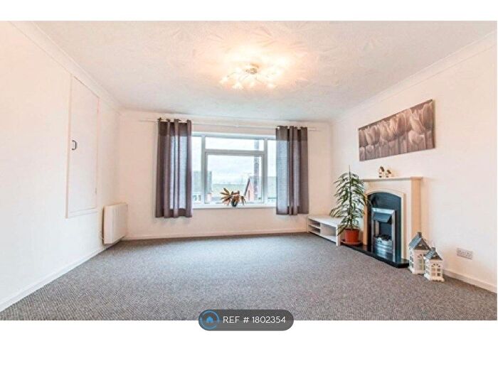 1 Bedroom Flat To Rent In Churwell, Morley, Leeds, LS27