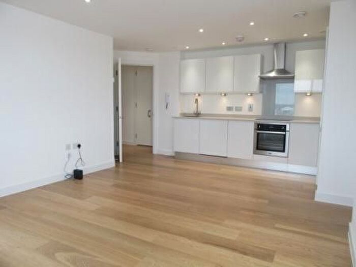 2 Bedroom Flat To Rent In Admirals Quay Ocean Village, Southampton, SO14