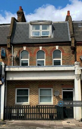 3 Bedroom Maisonette To Rent In Milkwood Road, London, SE24