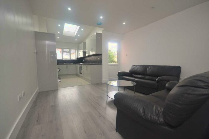 5 Bedroom Terraced House To Rent In Norris Road, University Area, RG6