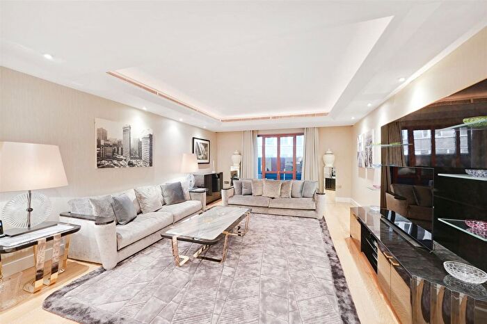 2 Bedroom Flat For Sale In Lancelot Place, London, SW7