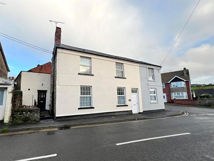 2 Bedroom End Of Terrace House For Sale In Hawthorns Road, Drybrook, GL17