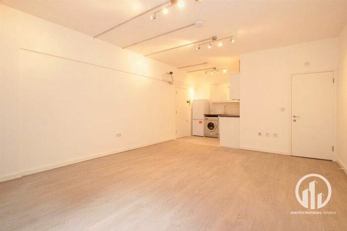 Studio To Rent In Bird In Hand Mews, London, SE23