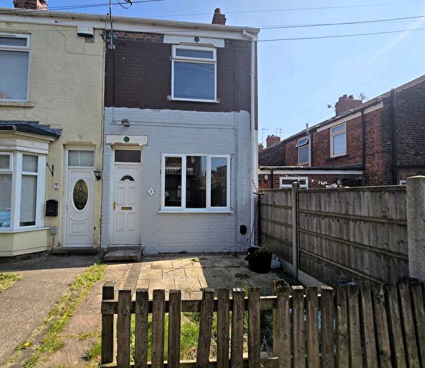 2 Bedroom End Of Terrace House To Rent In Avondale Crescent, Perth Street West, Hull, Yorkshire, HU5