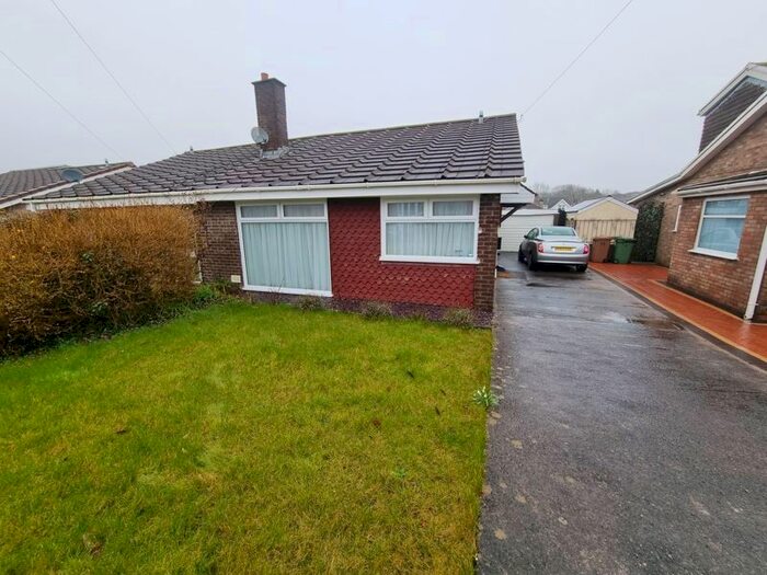 2 Bedroom Semi-Detached Bungalow To Rent In Hazel Grove, Caerphilly, CF83