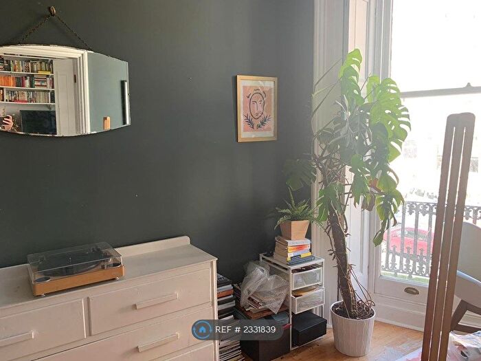 2 Bedroom Flat To Rent In Brunswick Place, Hove, BN3