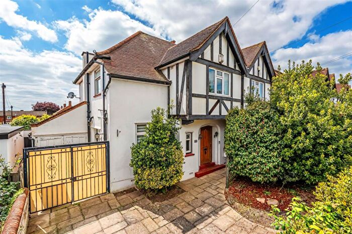 3 Bedroom Semi-Detached House For Sale In Elmcroft Drive, Chessington, KT9