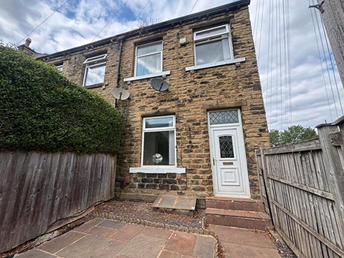 2 Bedroom House To Rent In Stile Common Road, Huddersfield, HD4