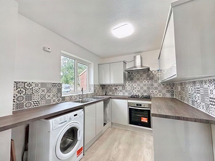2 Bedroom Terraced House To Rent In Tanglewood Close, Uxbridge, UB10