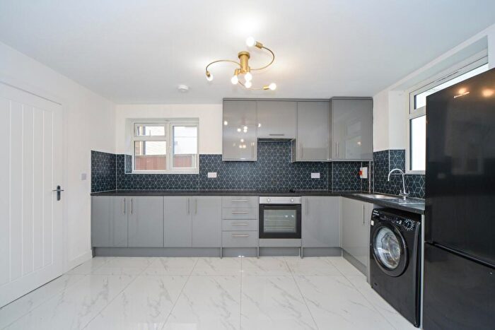 2 Bedroom Flat To Rent In High Street Swanley, BR8