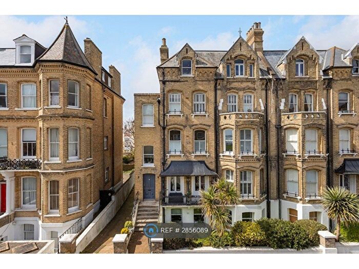 2 Bedroom Flat To Rent In Fourth Avenue, Hove, BN3