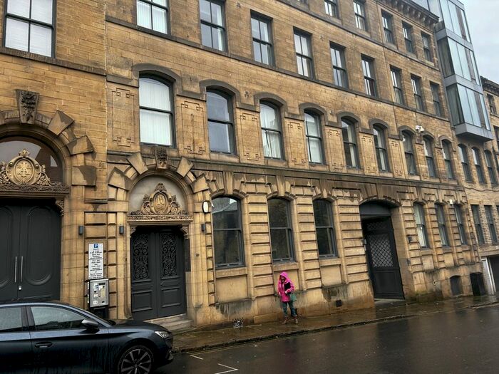 Studio To Rent In Hanover House, Chapel Street, Bradford, West Yorkshire, BD1